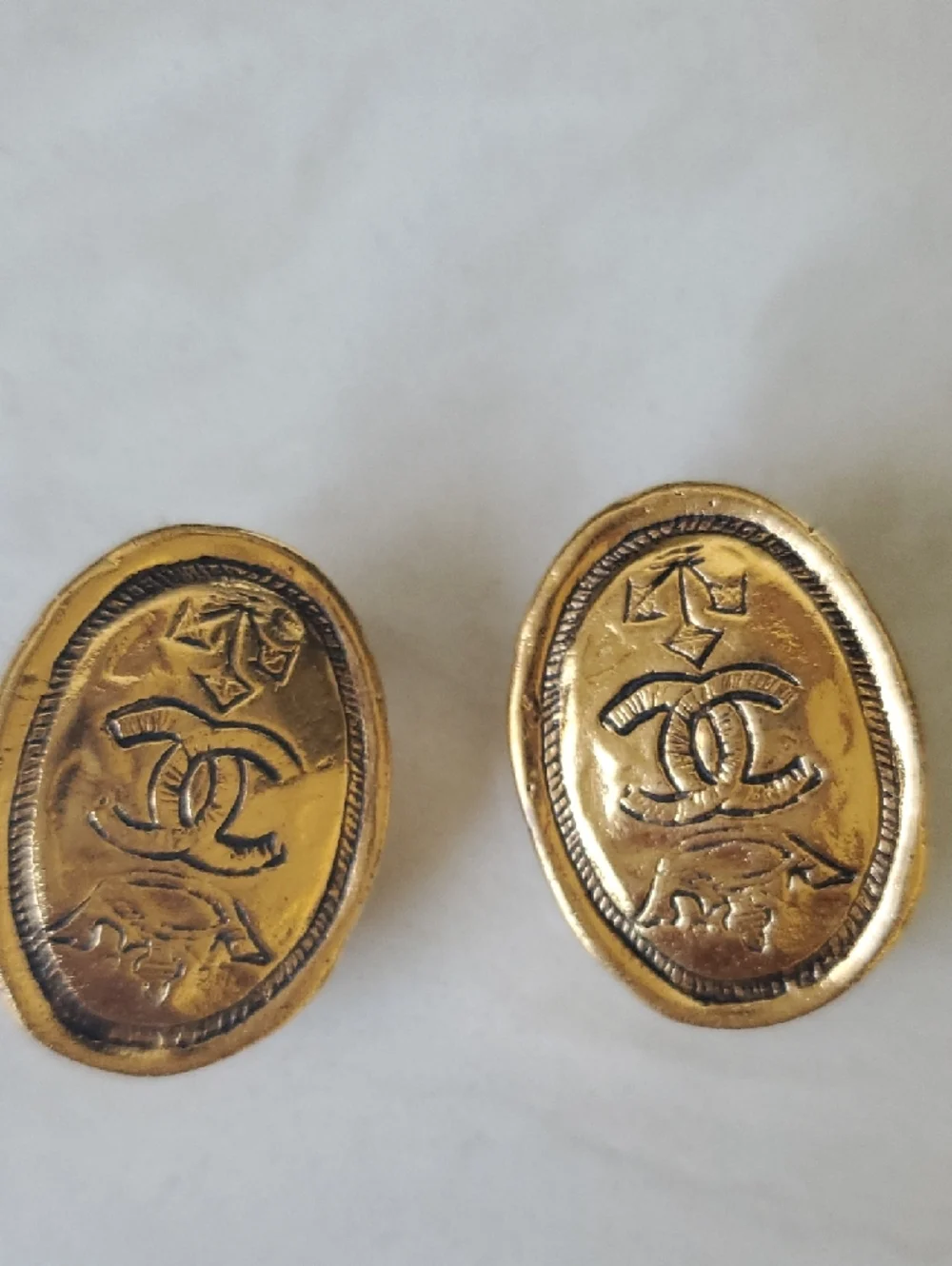CHANEL Vintage Gold Logo Clip earrings